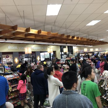 H Mart - It's a zoo in here - International Grocery Near Me - Lynnwood, Washington H Mart - It's a zoo in here - International Grocery Near Me - Lynnwood, Washington