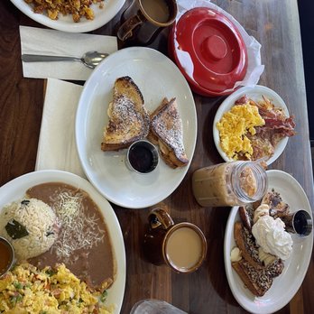 Cafe De Olla - American Near Me - Burbank, California