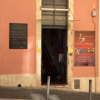 Solar dos Mouros - Front door - Portuguese Near Me - Lisbon, 11 Solar dos Mouros - Front door - Portuguese Near Me - Lisbon, 11