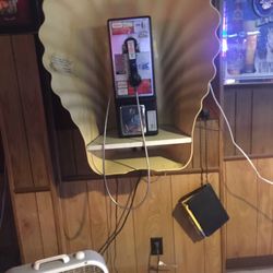 Club Vinton - Working phone booth.