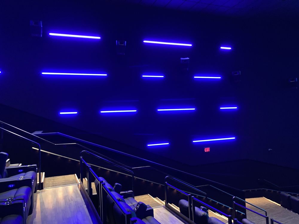 LANDMARK CINEMAS 25 Photos 221 Glendale Avenue, St Catharines, ON