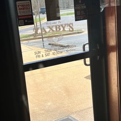 Zaxbys - Door with hours