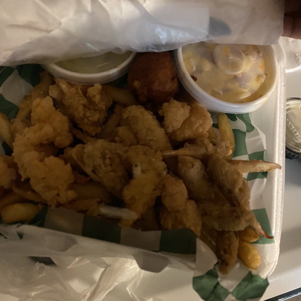 Neighbors - Crab claws and shrimp with cabbage and Mac and cheese - Seafood Near Me - Mobile, Alabama