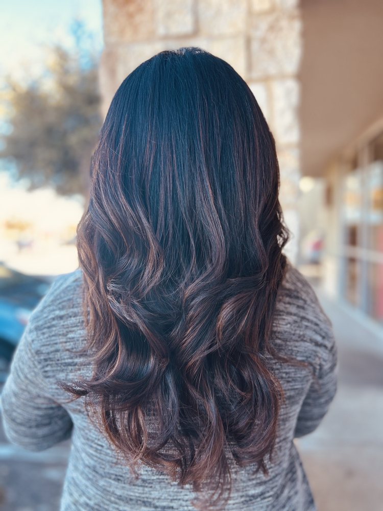 Ty Salon Image
