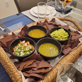 Taste + Color - Blue chip and salsa with guac - Personal Chefs Near Me Taste + Color - Blue chip and salsa with guac - Personal Chefs Near Me