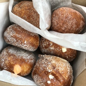 Leonard's Bakery - Bakeries Near Me - Honolulu, Hawaii