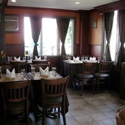 Khao Yum Authentic Thai Cuisine - Khao Yum is an intimate little place.  It might seat 20 people.  Very cozy and pleasant.