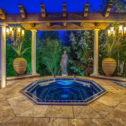 Rainbow Hot Tubs & Swim Spas - Another Bradford Stainless and Tile.