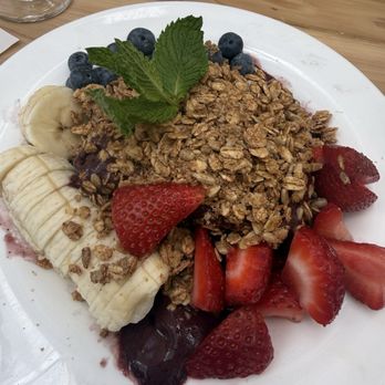 Haven Rooftop - Acai bowl - Lounges Near Me - New York, New York