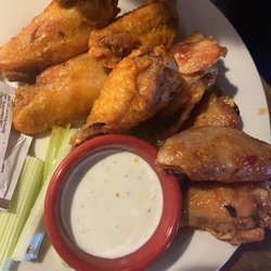 Old Chicago Pizza + Taproom - Tall order of wings (9) with Buffalo and Thai sauces (split)