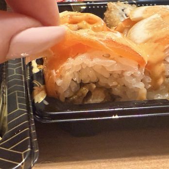 Gorilla Eats Sushi - Showing how thin the salmon is on these rolls. Not worth the price. - Sushi Bars Near Me - San Diego, California Gorilla Eats Sushi - Showing how thin the salmon is on these rolls. Not worth the price. - Sushi Bars Near Me - San Diego, California