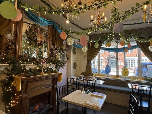 Fezziwig's Food and Fountain by null