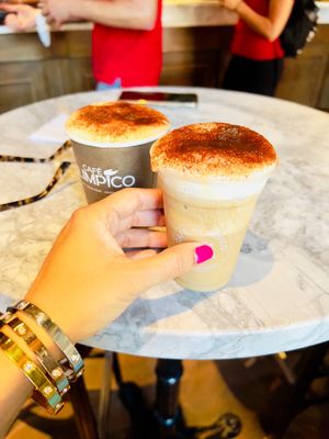 Café Olimpico - Vieux-Montréal by null