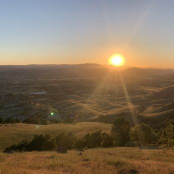 Coyote Lake Harvey Bear Ranch County Park - Hiking Near Me - Gilroy, California