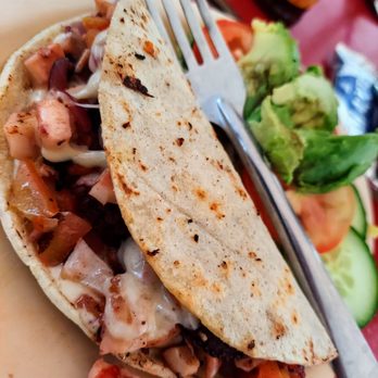 Mariscos Reynaldo - Octopus taco gobernador - Seafood Near Me - Cajeme, SON