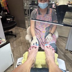 May Lee - Studio Elements - What a lovely time with May Lee. If you want a first class mani and pedi May Lee is your girl . She always gives me happy feet !