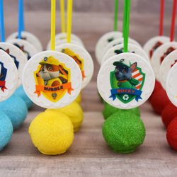 DÍVE Cake Services - Custom cake pops