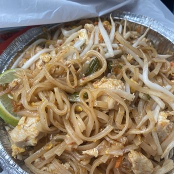 Thai Bowl - Chicken Pad Thai - Thai Near Me - Chicago, Illinois Thai Bowl - Chicken Pad Thai - Thai Near Me - Chicago, Illinois