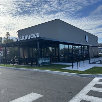 Starbucks - Coffee & Tea Near Me - Live Oak, Florida