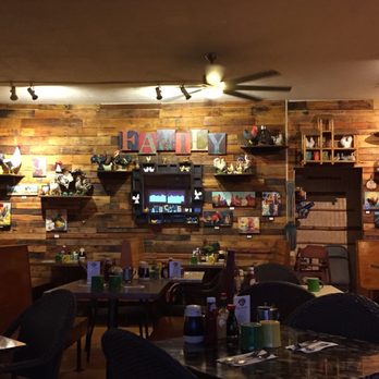 Kountry Kitchen - Inside is so cute and the decor just makes you feel welcome - American Near Me - Kapaa, Hawaii