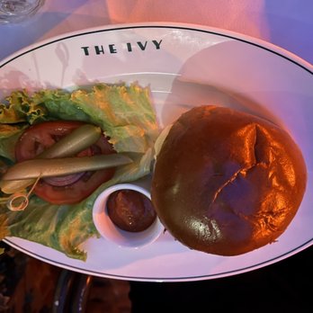 The Ivy Cafe - Marylebone - Hamburger - Cafes Near Me - London, XGL