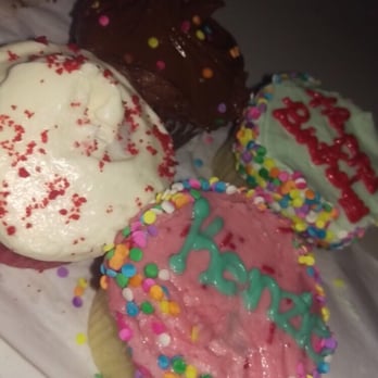 SusieCakes - Studio City - Bakeries Near Me - Studio City, California SusieCakes - Studio City - Bakeries Near Me - Studio City, California