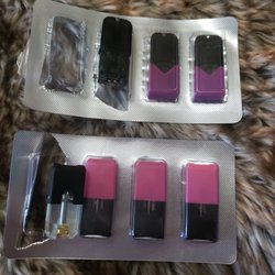 420 Lifestyles - Top: fake PUR pods they sold me and wouldnt exchange  Bottom: real  PURpods that I bought at the same time