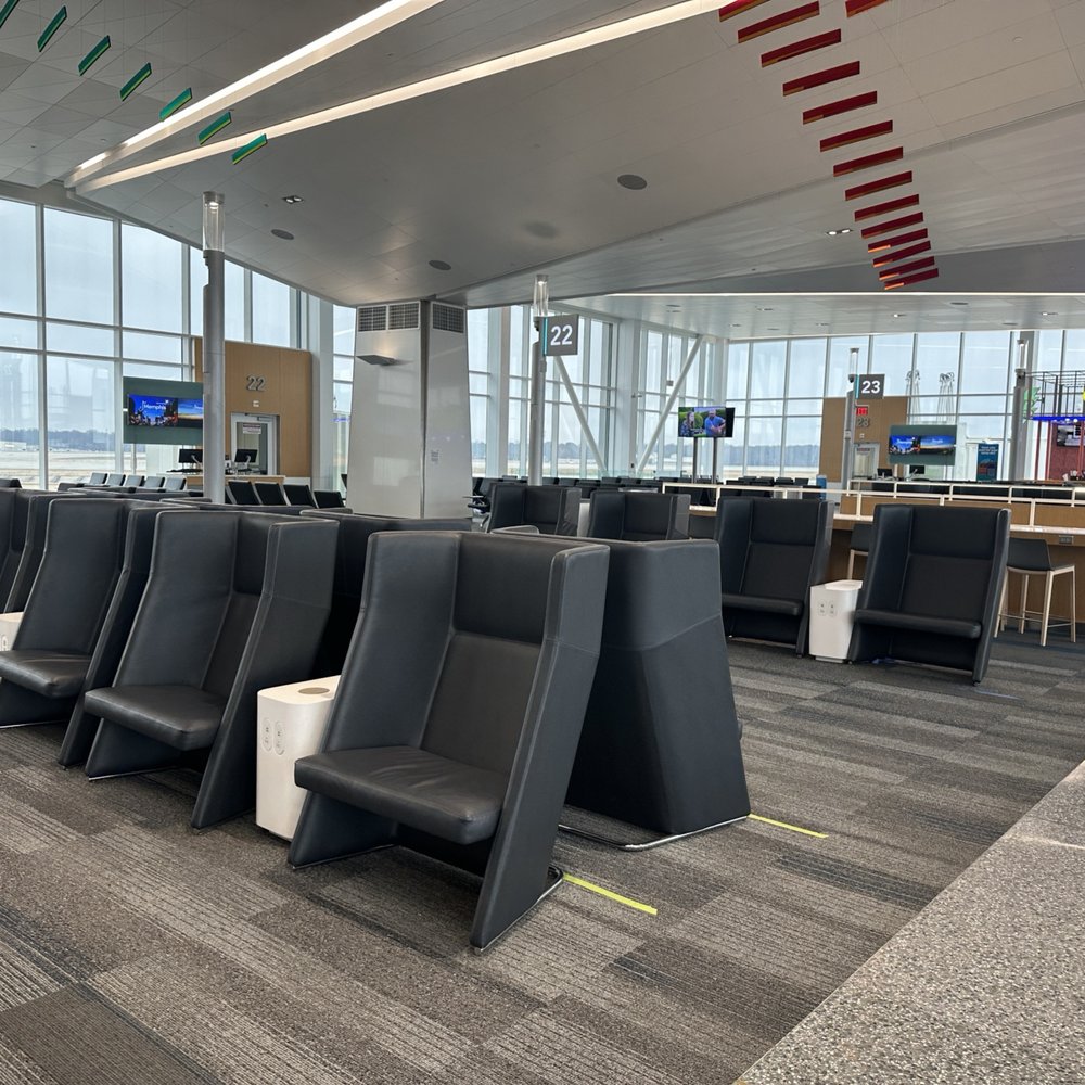 Frederick W. Smith International Airport - MEM - Little comfy charging areas. Love it! - Airports Near Me - Memphis, Tennessee