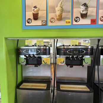 Yoloberry Yogurt - Yogurt - Ice Cream & Frozen Yogurt Near Me - Davis, California