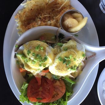 Le Peep - Aksarben Pointe - Harvest Benedict with hash browns - Breakfast & Brunch Near Me - Omaha, Nebraska Le Peep - Aksarben Pointe - Harvest Benedict with hash browns - Breakfast & Brunch Near Me - Omaha, Nebraska