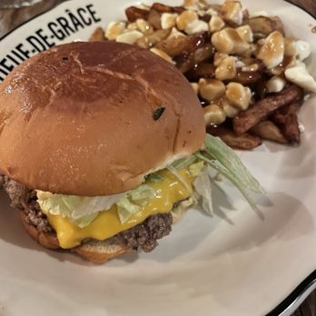 Notre-Bœuf-de-Grâce - David smash with poutine - Burgers Near Me - Montreal, Quebec