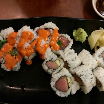 Geta - Spicy tuna + seaweed salad specialty roll Yellowtail + avocado specialty roll - Japanese Near Me - Oakland, California Geta - Spicy tuna + seaweed salad specialty roll Yellowtail + avocado specialty roll - Japanese Near Me - Oakland, California