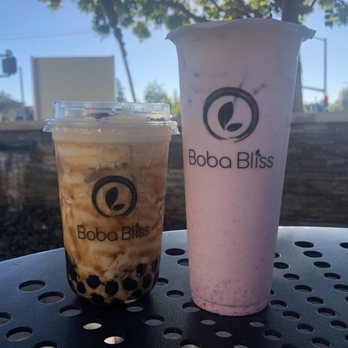 Boba Bliss - Oreo Cookie Puff Cream and Strawberry Milk Bar - Bubble Tea Near Me - Mountain View, California