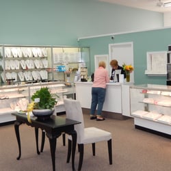 Jewelry Repair Center - Our spacious new retail store will certainly wow you. Browsing is encouraged with no high pressure sales associates.