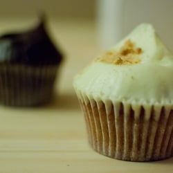 La Vanille - Waniliowa babeczka z musem malinowym + cream cheese frosting