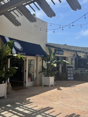 Del Mar Plaza by null