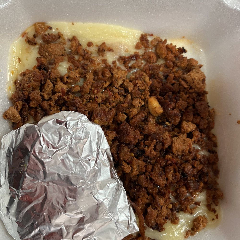 El Chilaquil - Queso fondido con chorizo - Mexican Near Me - Chicago, Illinois