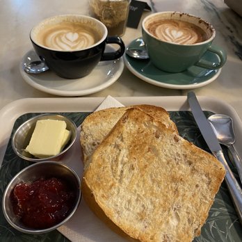 La Masala Cafe - Coffee & Tea Near Me - Barcelona, B