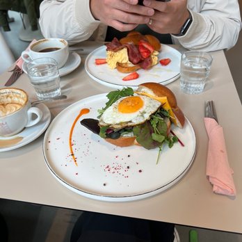 Elaine's Deli - Fried egg and cheese brioche The salty waffle (but the waffle machine was down so they placed it on a brioche bun instead) - Delis Near Me - Frankfurt, HE Elaine's Deli - Fried egg and cheese brioche The salty waffle (but the waffle machine was down so they placed it on a brioche bun instead) - Delis Near Me - Frankfurt, HE