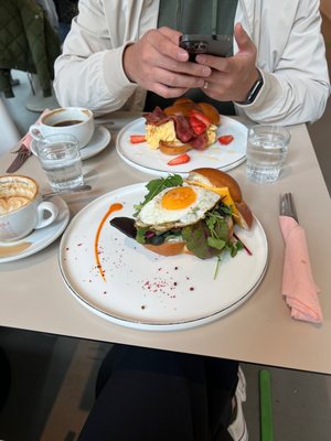 Elaine’s Deli by null