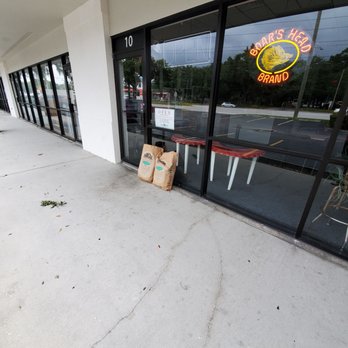 Frankie's Deli - the outside of the store - Delis Near Me - Clearwater, Florida