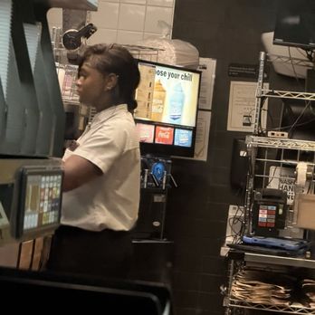 McDonald's - Stocking & Cleaning not taking orders at 10:27pm when closing time listed as 11:00pm - Burgers Near Me - Pinson, Alabama