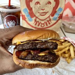 Wendy's - Baconator. Lunch 10/7/2022