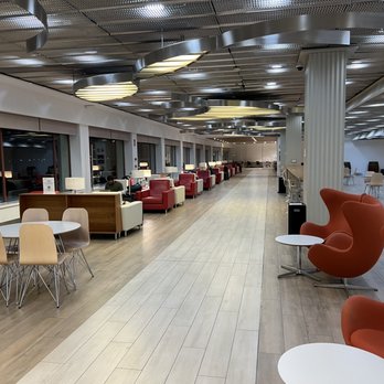 VIP Lounge Puerta Alcalá - Airport Lounges Near Me - Madrid, M
