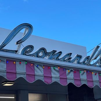 Leonard's Bakery - Bakeries Near Me - Honolulu, Hawaii Leonard's Bakery - Bakeries Near Me - Honolulu, Hawaii