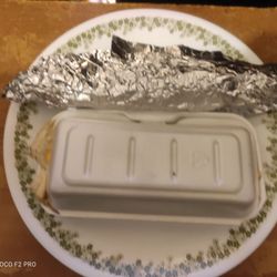 Rompe Dieta - Comparison of packaging of hotdog between Rompe Dieta and Simcos.