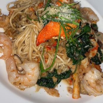 Yard House - Lobster Garlic Noodles - New American Near Me - San Antonio, Texas Yard House - Lobster Garlic Noodles - New American Near Me - San Antonio, Texas