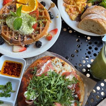 Urth Caffé-Pasadena - the Pizza Catona*, waffle with pistachio cream, the Organic Green Tea Boba, and The Salmon Scramble - Cafes Near Me - Pasadena, California