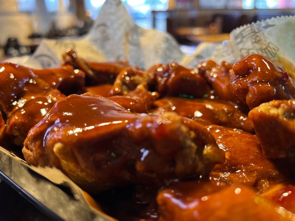 WINGS ETC Updated September 2024 21 Photos & 38 Reviews 1401 W