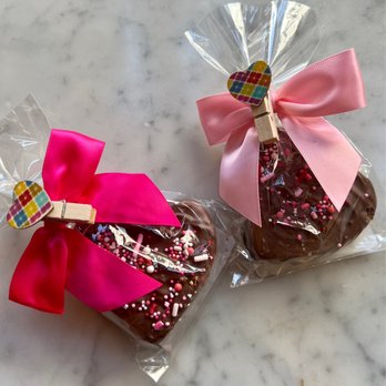 Big Island Candies - Valentine's Heart Brownies! For my twin & bestie! - Candy Stores Near Me - Hilo, Hawaii Big Island Candies - Valentine's Heart Brownies! For my twin & bestie! - Candy Stores Near Me - Hilo, Hawaii